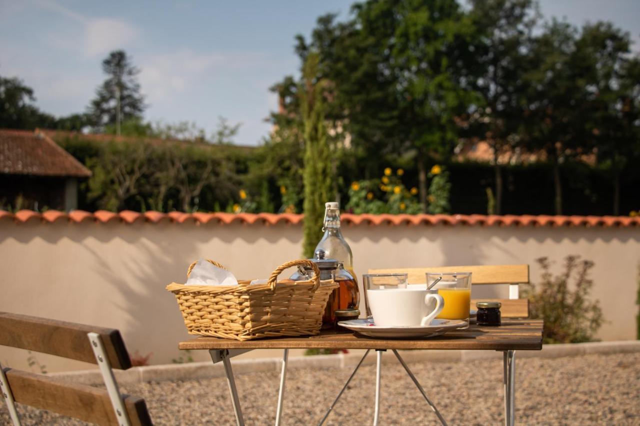 Le Du Parc Bed & Breakfast Chambeon